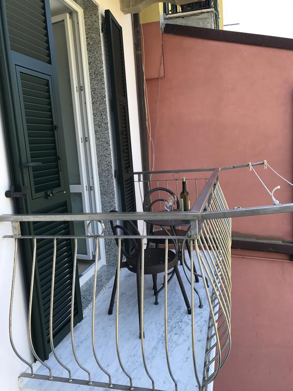 Sandra Villa Rooms Corniglia Eksteriør bilde